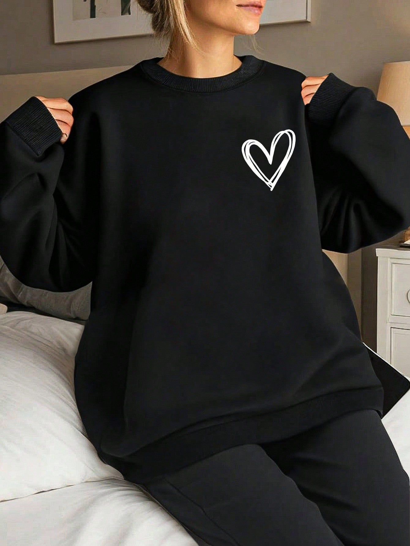 Plus Size Women's Heart Print Crew Neck Long Sleeve Sweatshirt For Athleisure