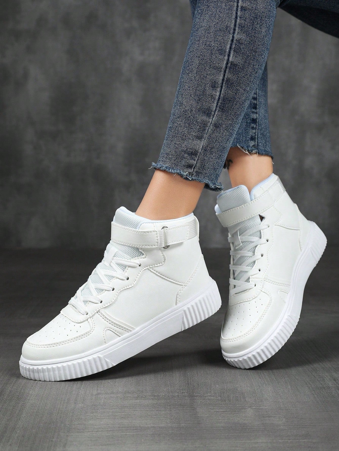 Women's New Casual Color-Blocked Front Lace-Up Fashionable Versatile High-Top Shoes Sneakers Sneakers