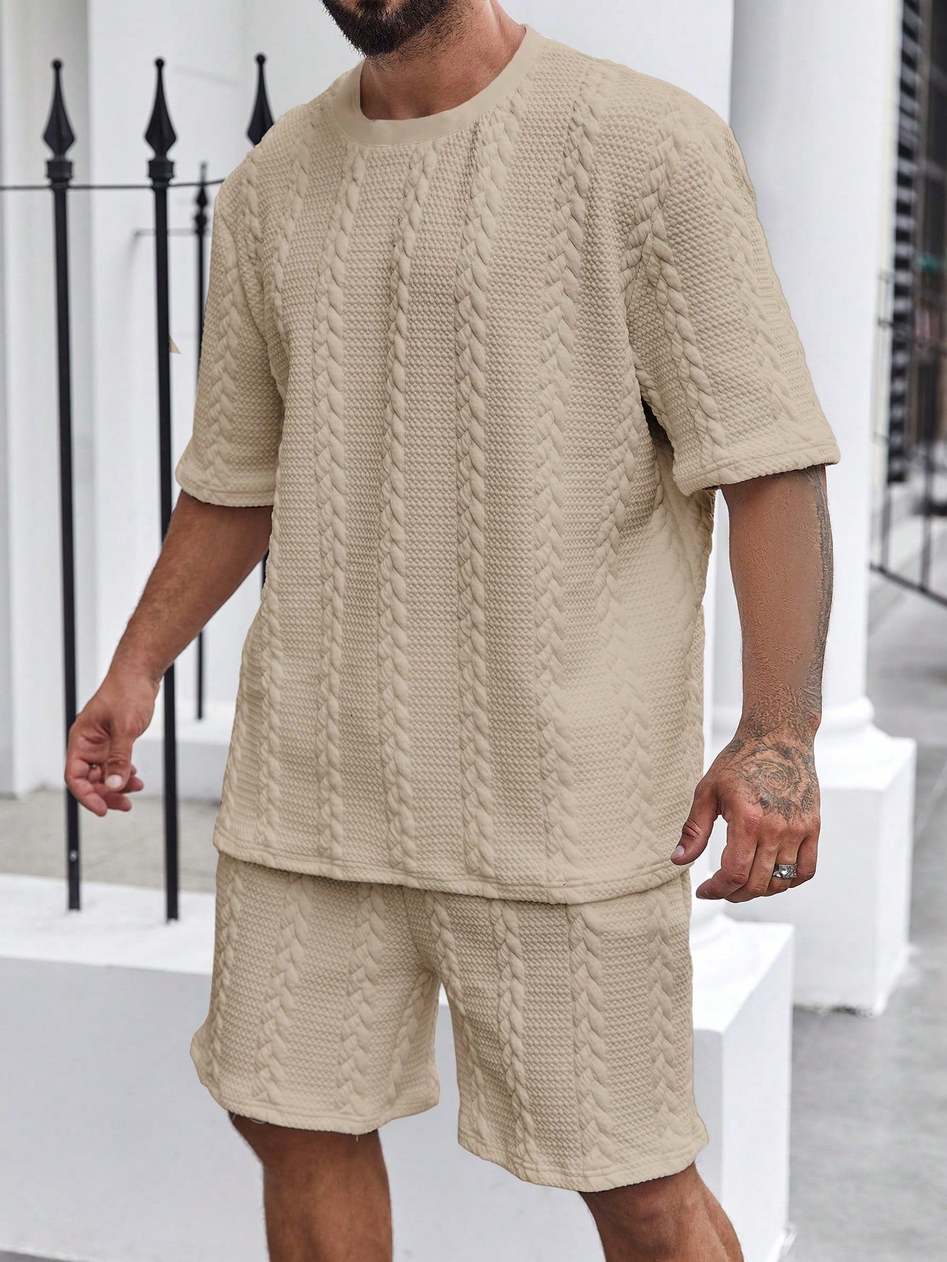 Men Plus Size Fashionable Solid Color Short-Sleeve Top And Shorts Two Piece Set With Twisted Knit Pattern