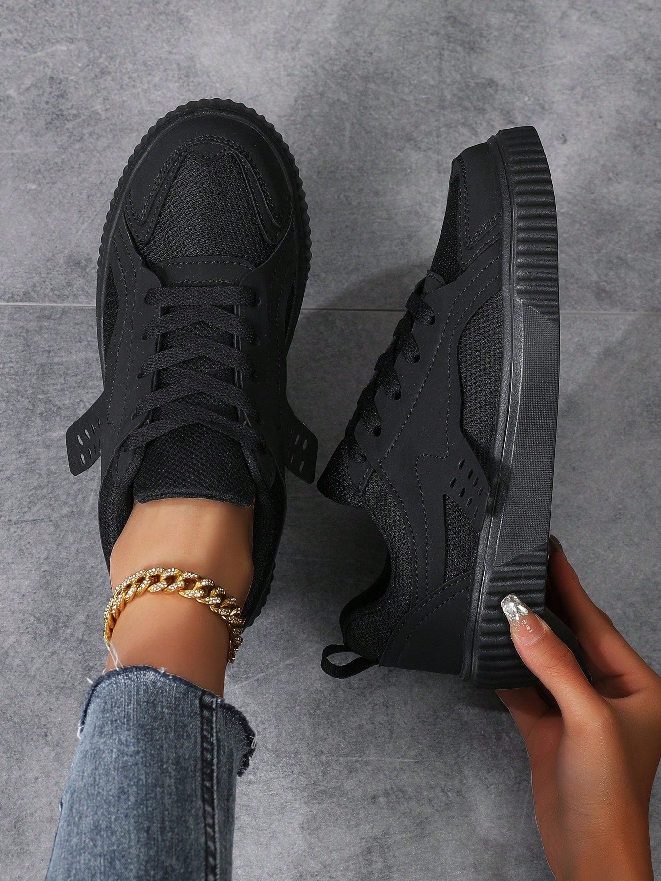 Ladies' Lace-Up Casual Sneakers, Sports Shoes, Skate Shoes, Lightweight, Street Style, Simple Fashionable Flat Shoes