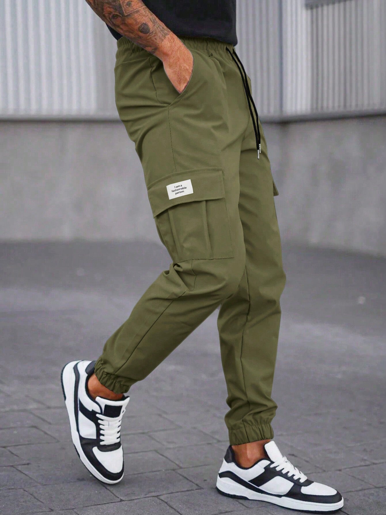 Men's Letter Printed Twill Cargo Pants With Elastic Cuffed Hem