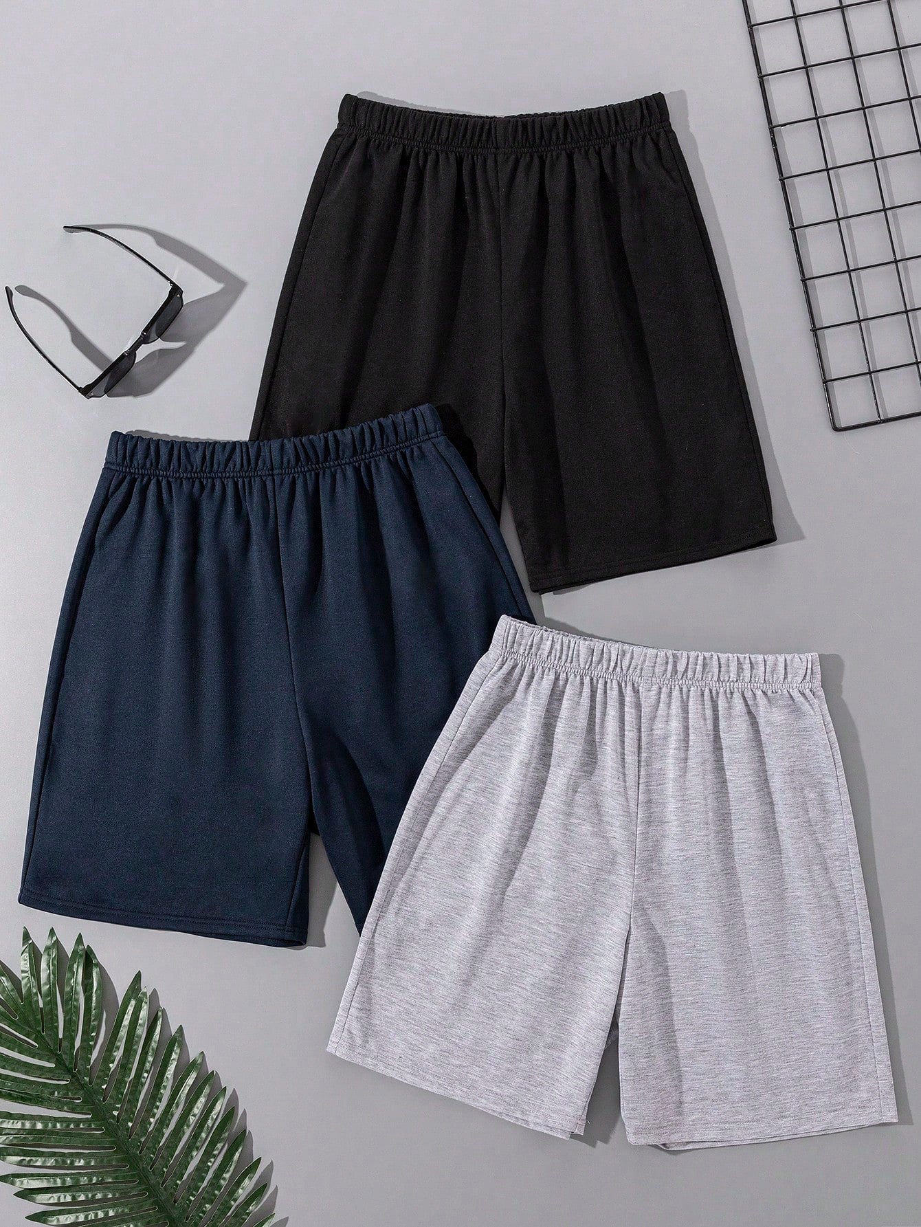 Teen Boy Leisure Comfortable Versatile Sports Solid Color Shorts 3-Piece Set.