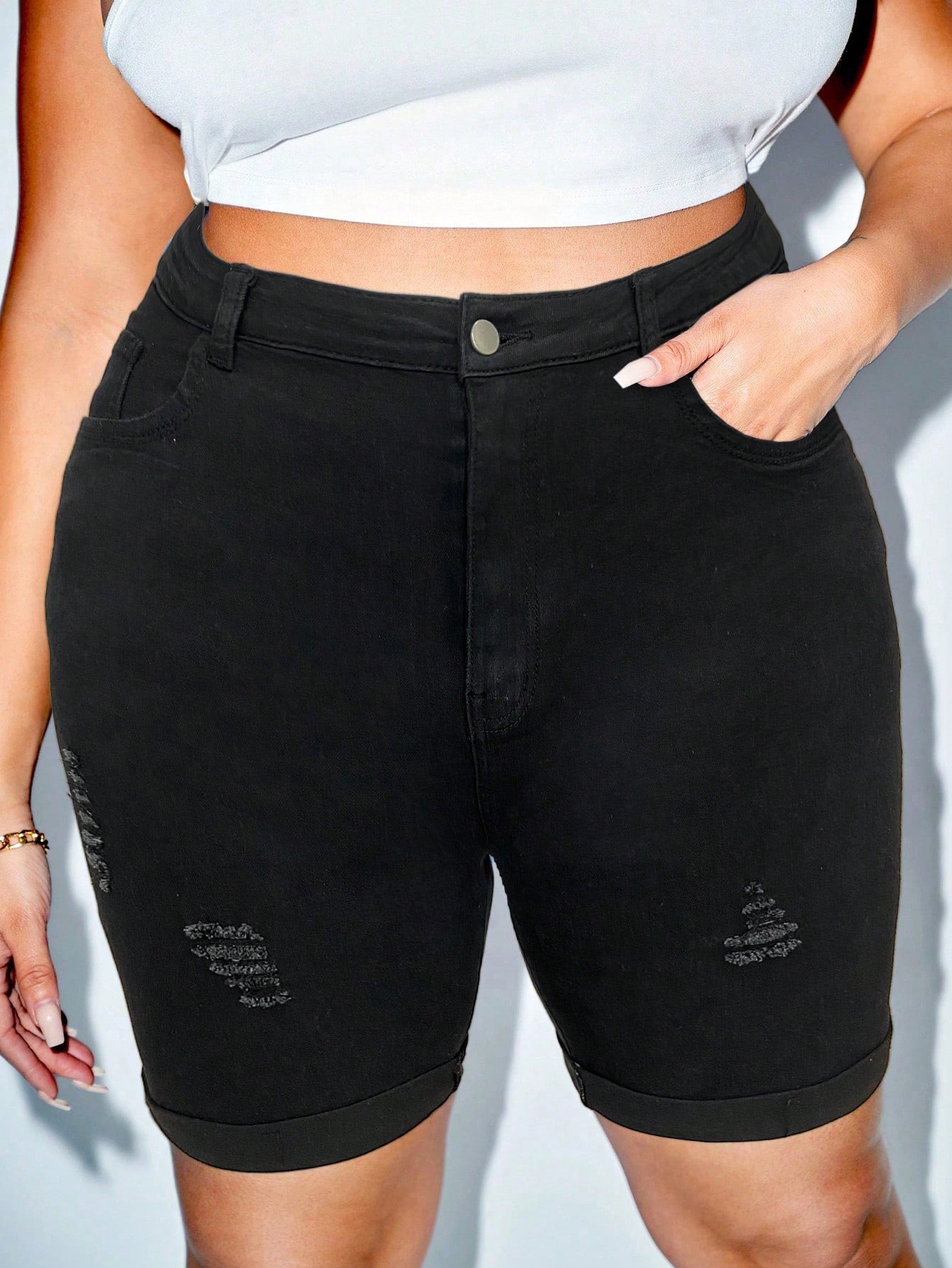 Plus High Waist Ripped Roll Hem Denim Shorts