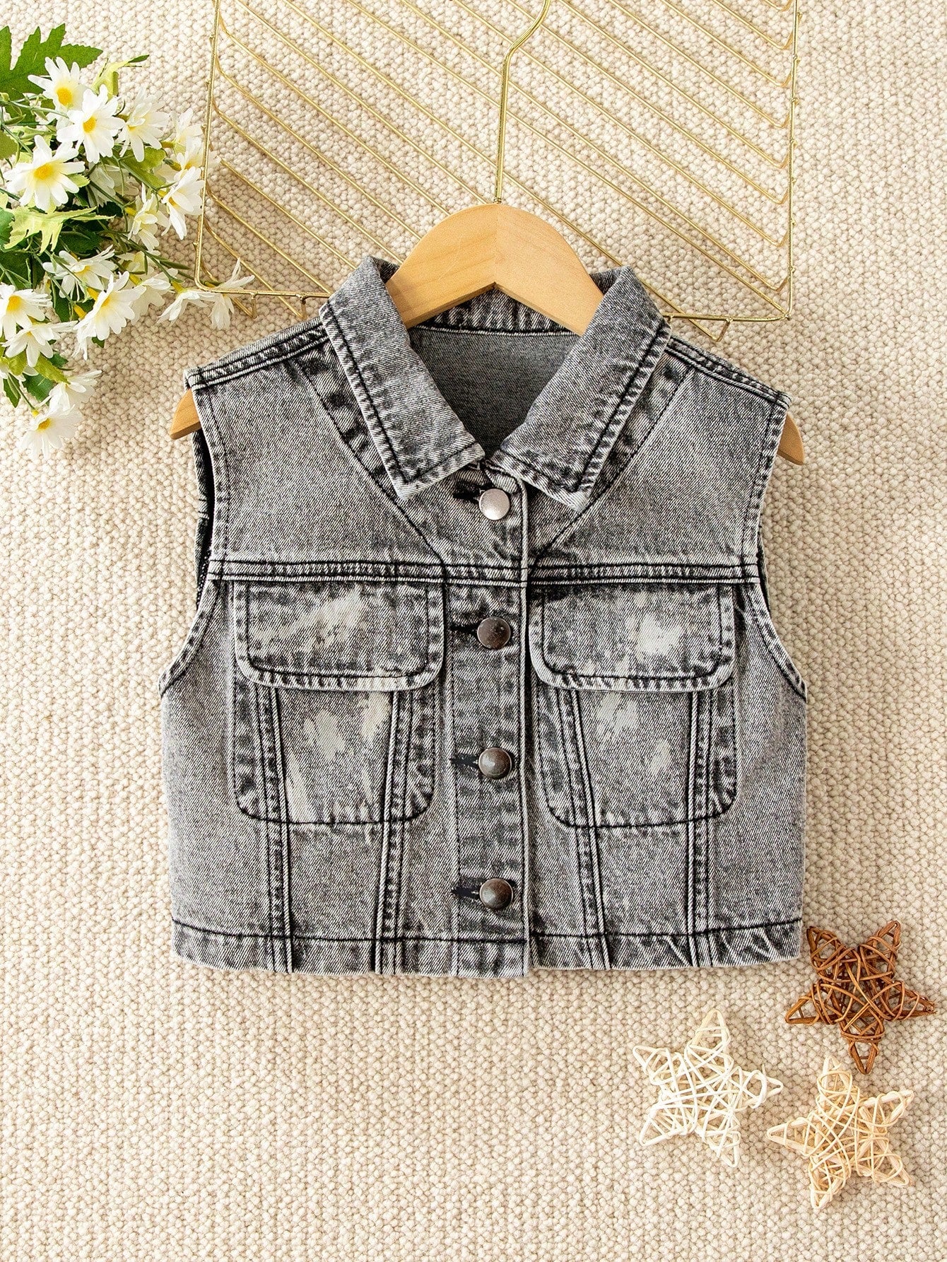 New Arrival Tween Girl's Casual Fashion Water Wash Denim Vest With Button-Front Closure