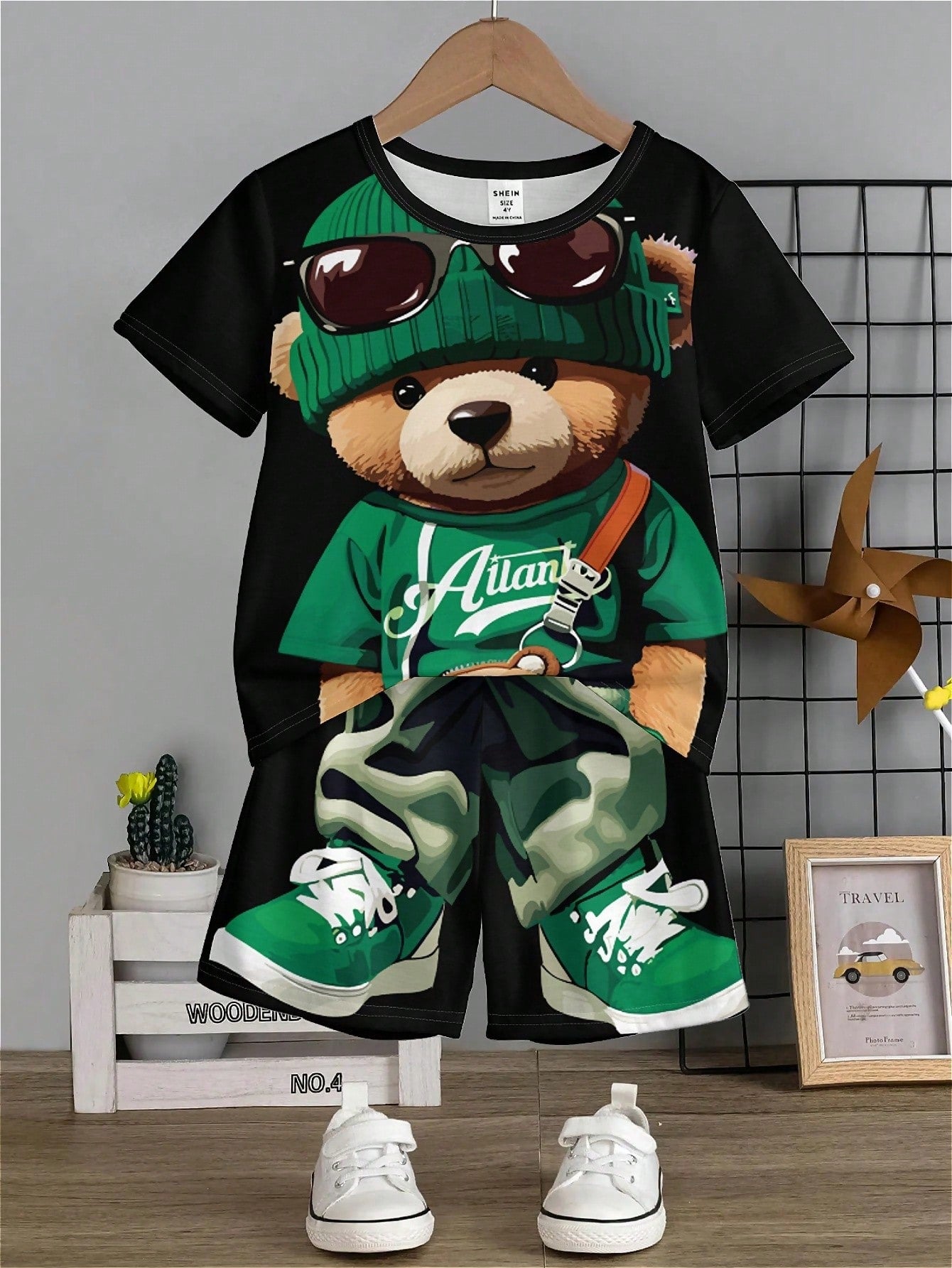 Young Boy Casual Simple Cartoon Bear Pattern Short Sleeve And Shorts Suit, Suitable For Summer