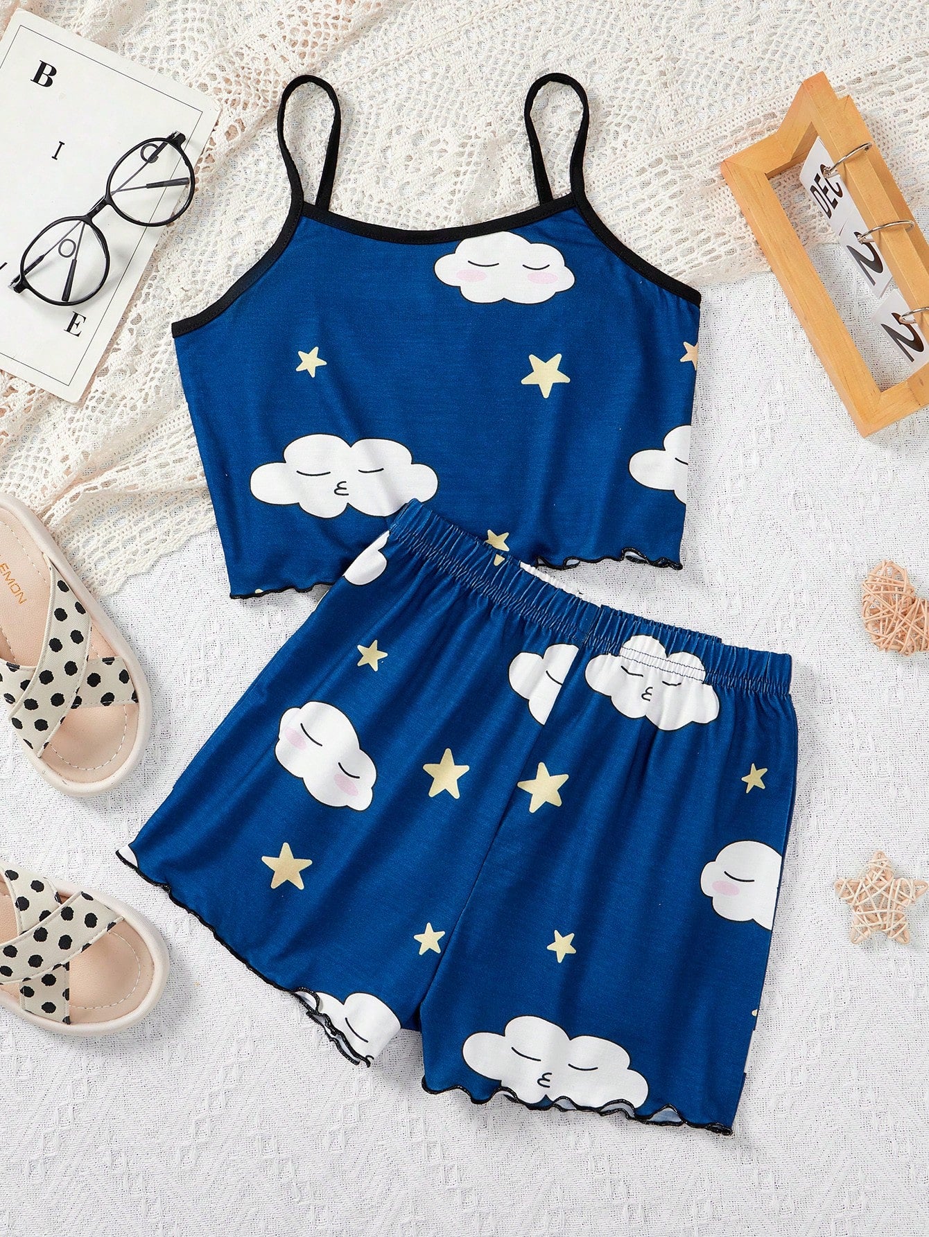 Tween Girl Cloud Patterned Pajama Set Of Flame Retardant Camisole And Shorts For Summer