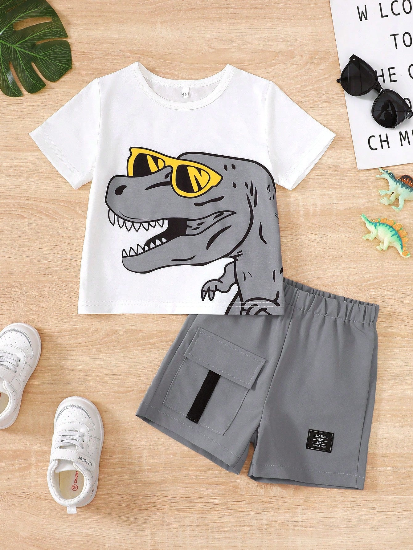 Young Boy Dinosaur Digital Print Round Neck Short Sleeved T-Shirt And Flip Pocket Work Shorts Summer Casual Sports Set