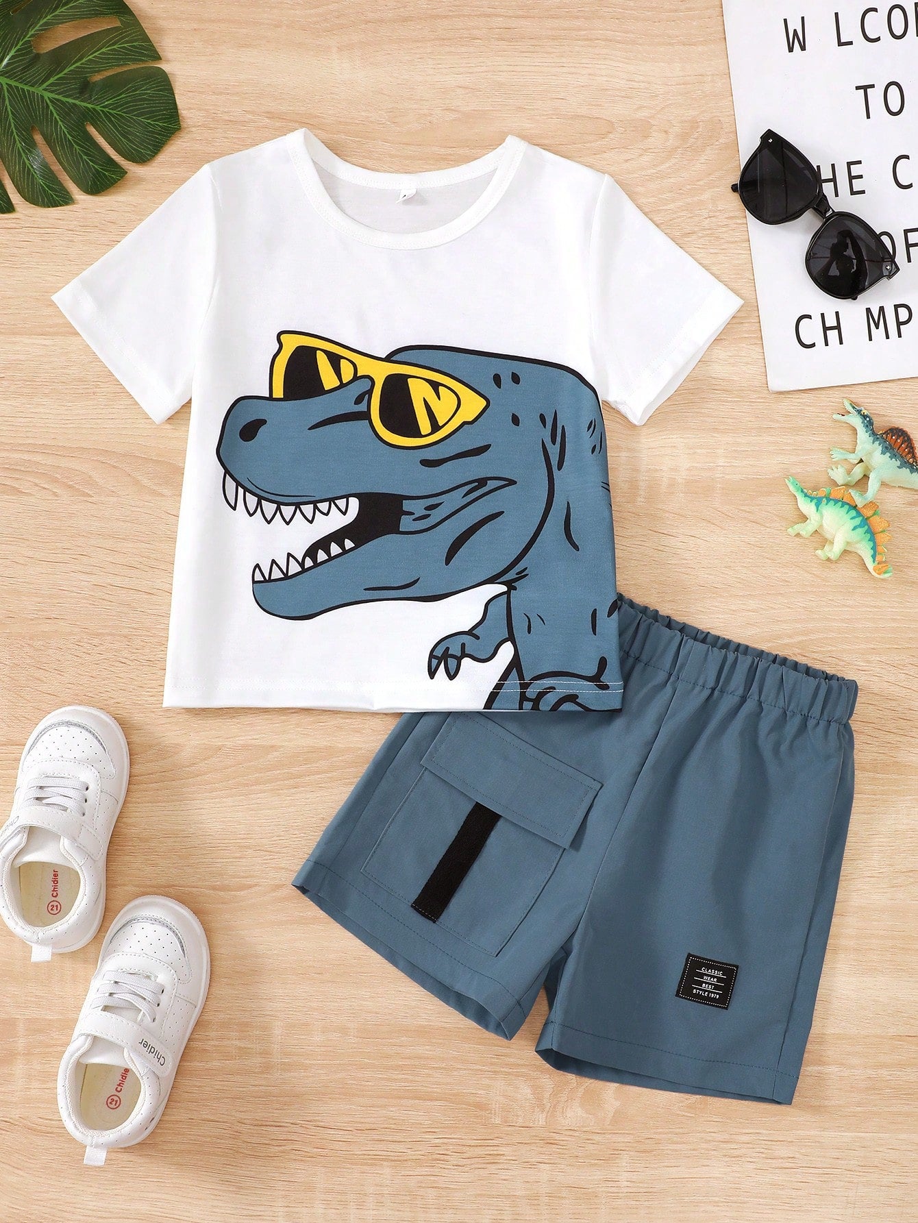 Young Boy Dinosaur Digital Print Round Neck Short Sleeved T-Shirt And Flip Pocket Work Shorts Summer Casual Sports Set