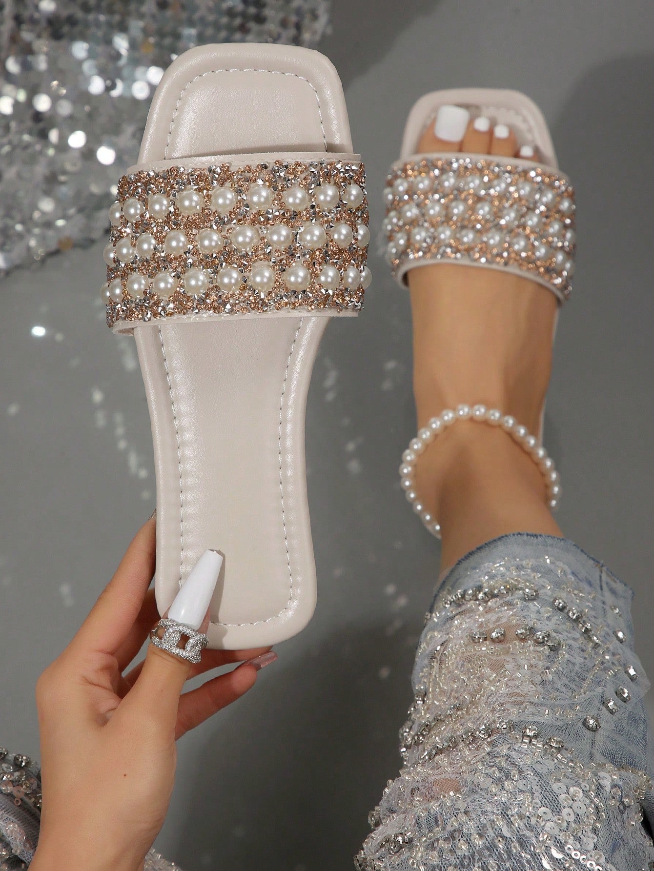 Women's Flat Sandals Plus Size Summer Beach Slippers With Rhinestone Decoration