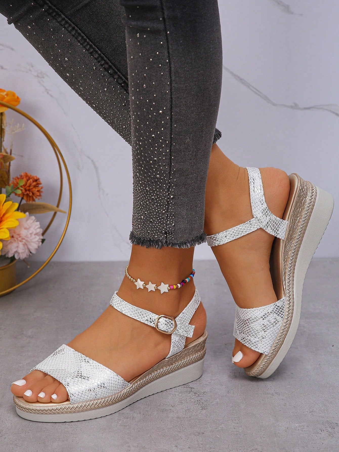 Summer New Fashion Mom Comfortable Anti-Slippery Wedges Platform Sandals, Beige Faux Suede Buckle Strap Backless Shoes For Elder Ladies