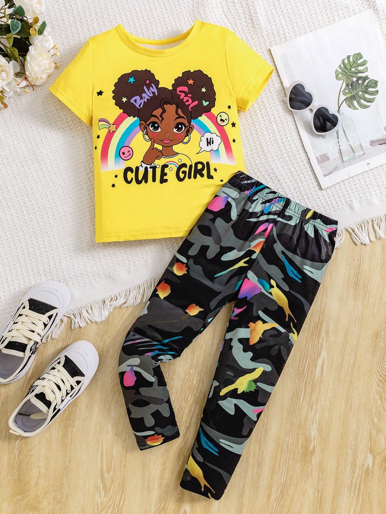 Young Girls' Cool And Cute Street Style Short Sleeve T-Shirt With Letter Print And Camouflage Leggings, Spring/Summer