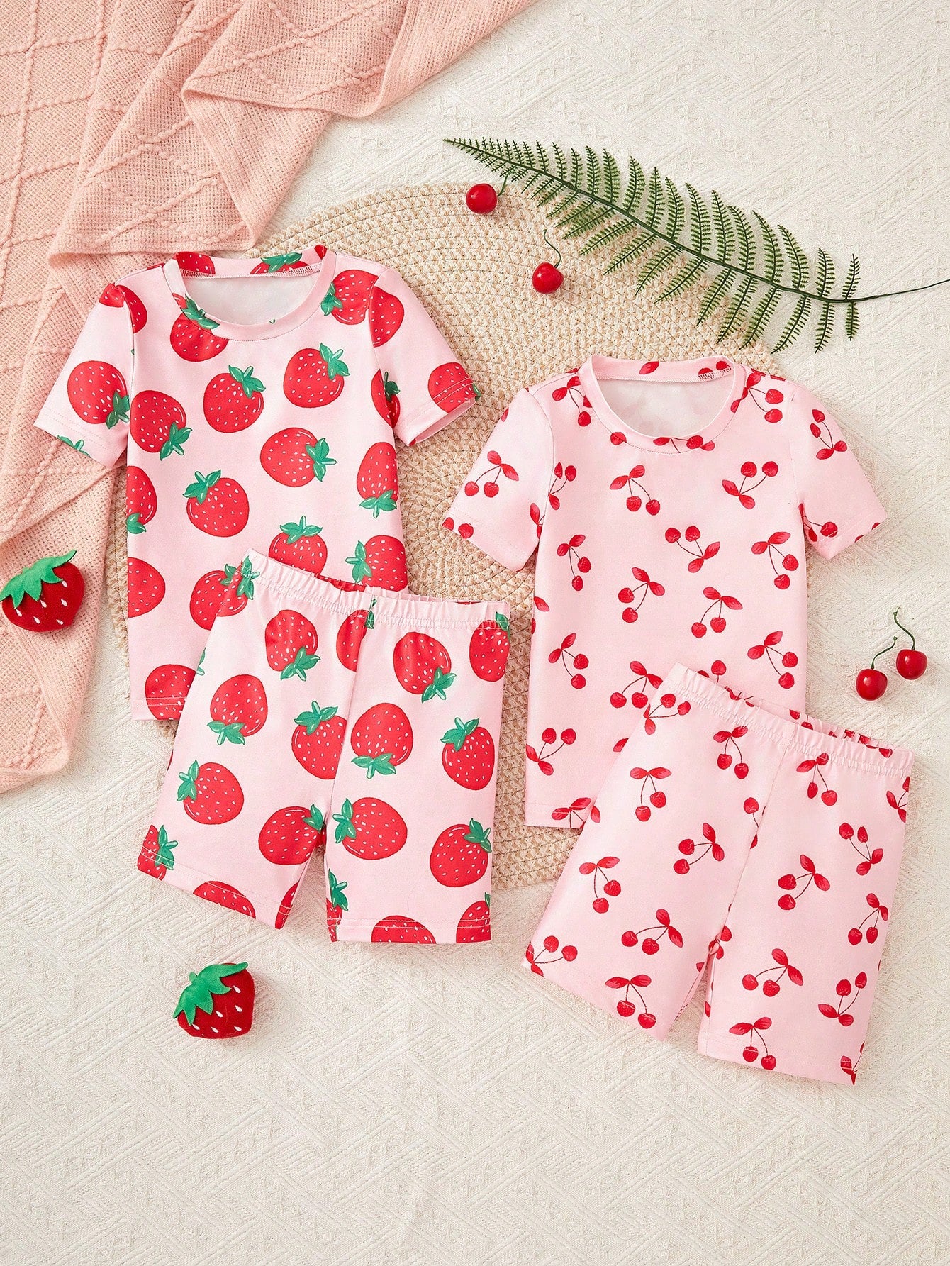 Young Girl Cherry Strawberry Printed Round Neck Shorts And Short Sleeve Snug Fit Pajama Set