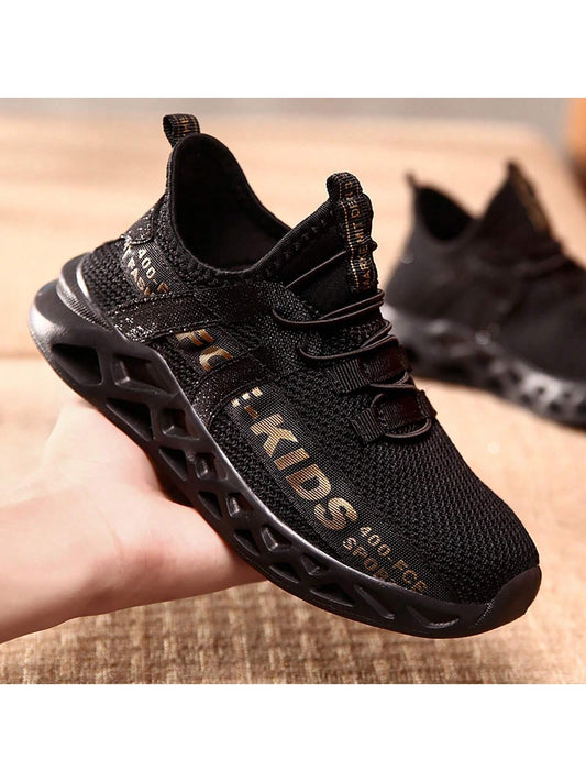 Boys' Summer New Mesh Breathable Casual Sports Shoes, Suitable For Children And Teenagers, With Randomized Letter Print And Hook And Loop Straps