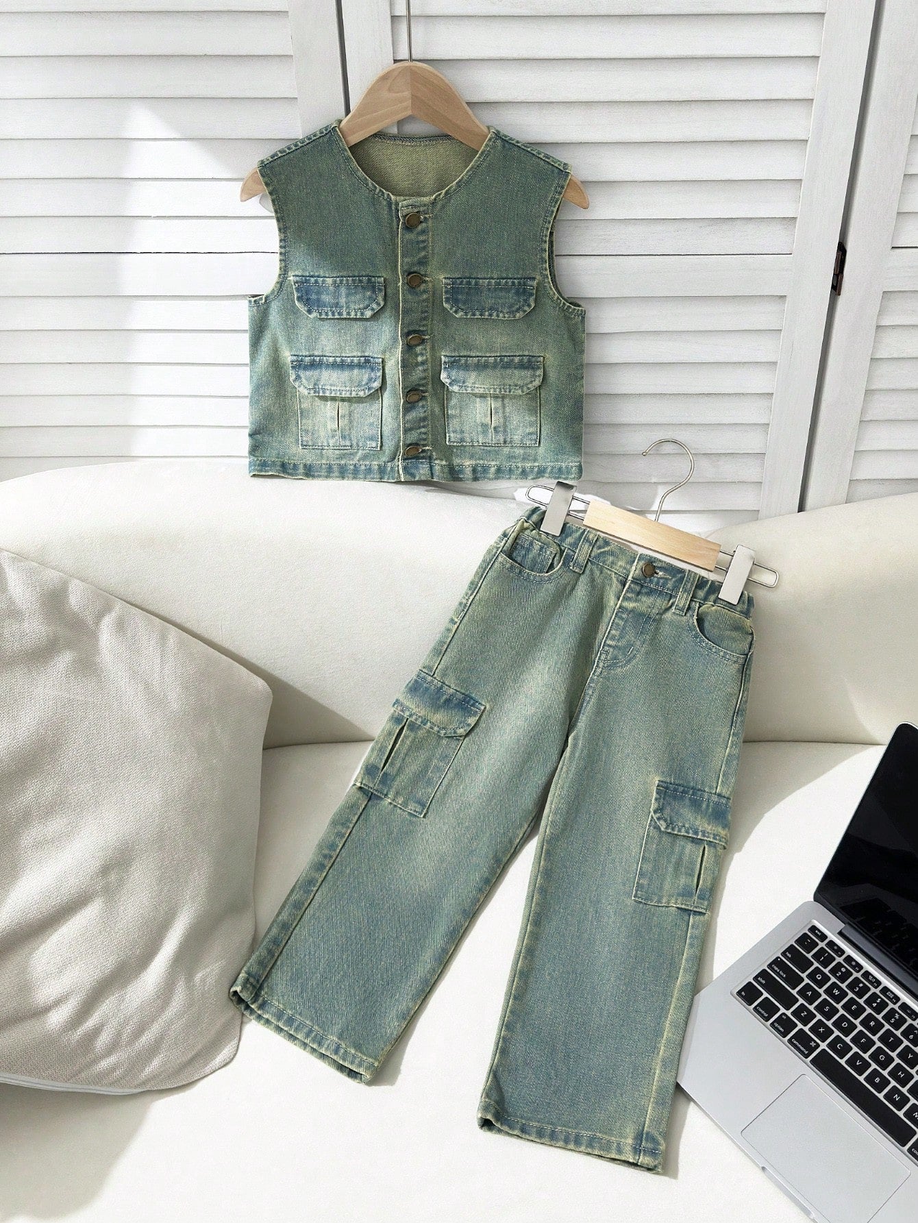 Young Boy 2pcs/Set Korean Style Fashionable Casual Retro Nostalgia Multi-Pocket Street Trend Comfortable Baggy Denim Vest And Jeans For Summer Vacation And Mother's Day Wishes Or Birthday Gifts Everyday Dailywear