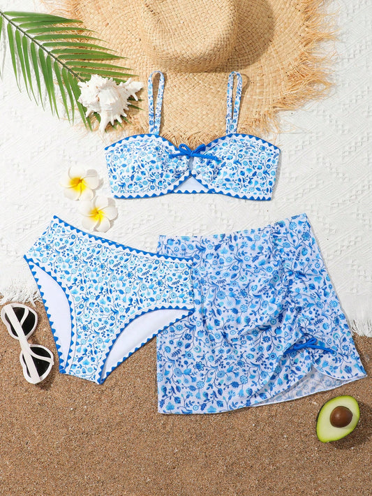 Tween Girl Floral Print Two-Piece Swimwear Set, Perfect For Beach Vacation