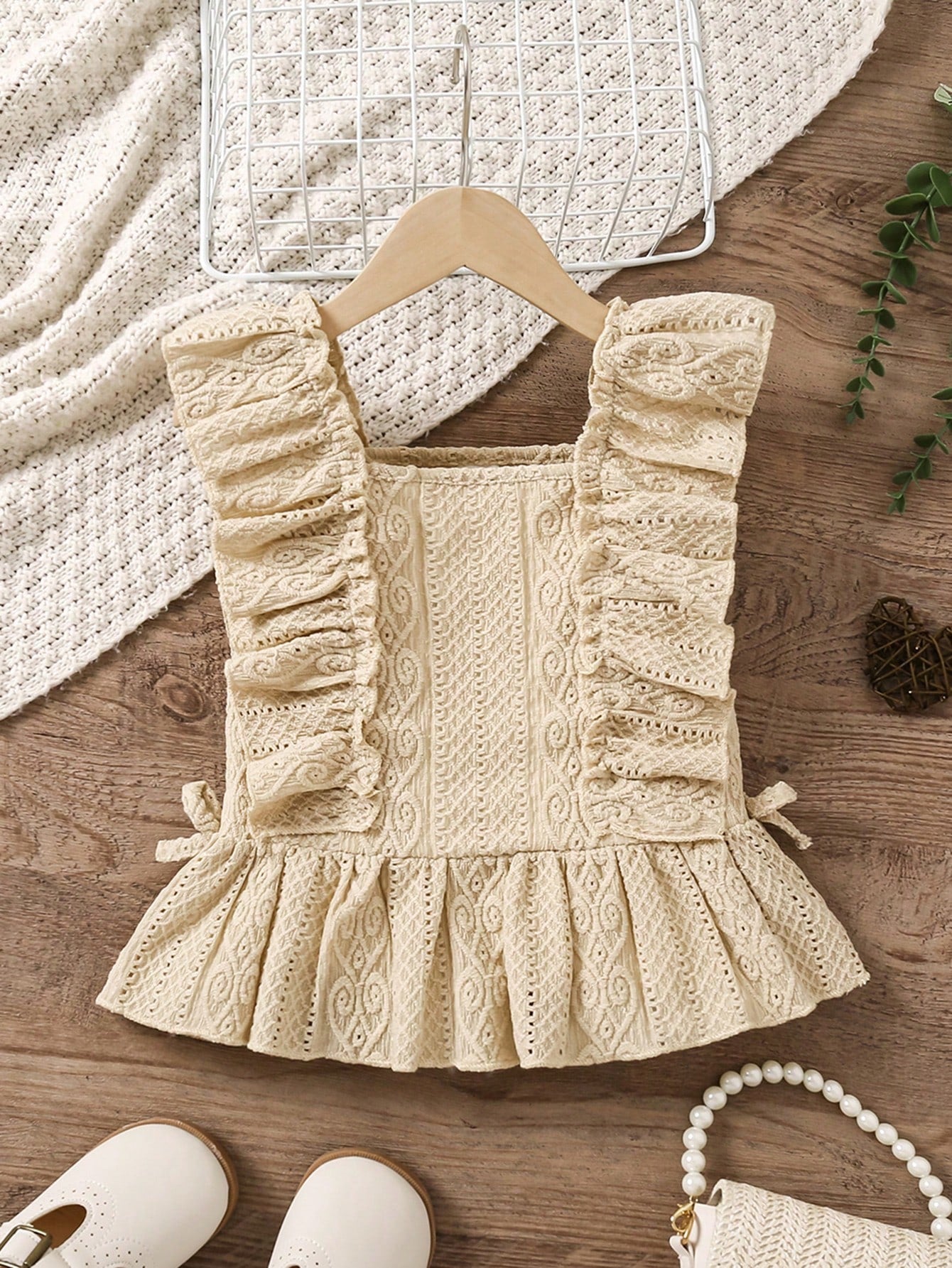 Young Girls Lace Trimmed Sleeveless Top, Elegant And Casual