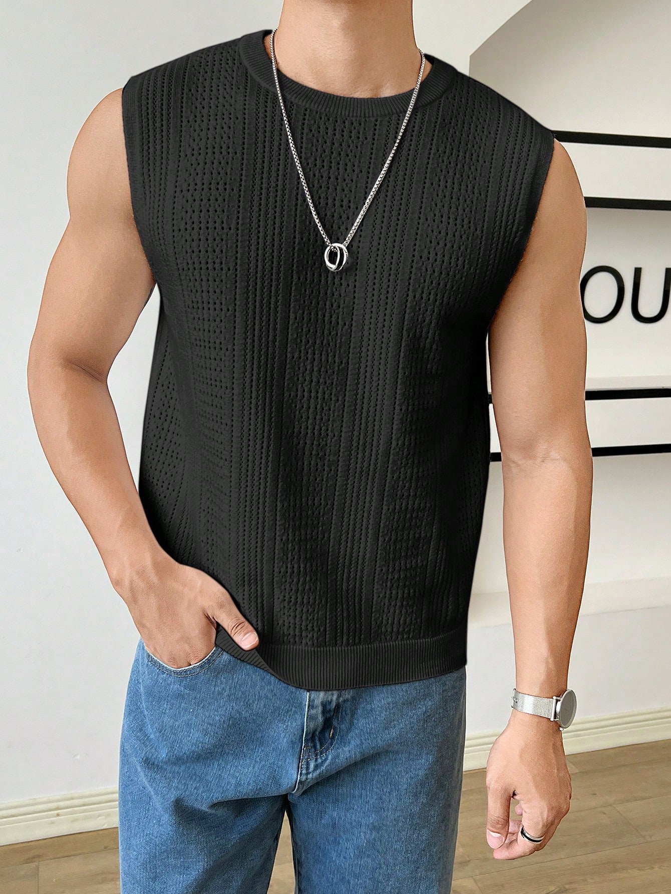 Men Spring And Summer Solid Color Loose Casual Sweater Vest With Round Neckline