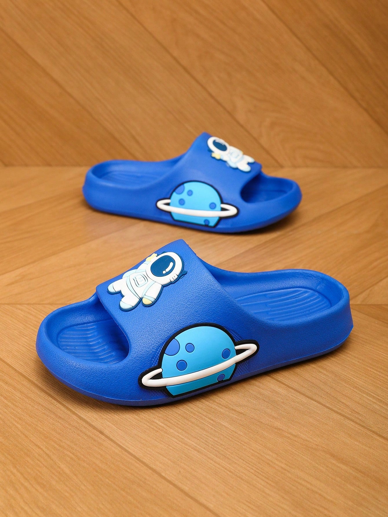 Kid Foam Slippers, Lightweight & Anti-Slip Soft-Sole, Cute Design, Suitable For Juniors & Teenagers, Indoor & Outdoor Casual Slides