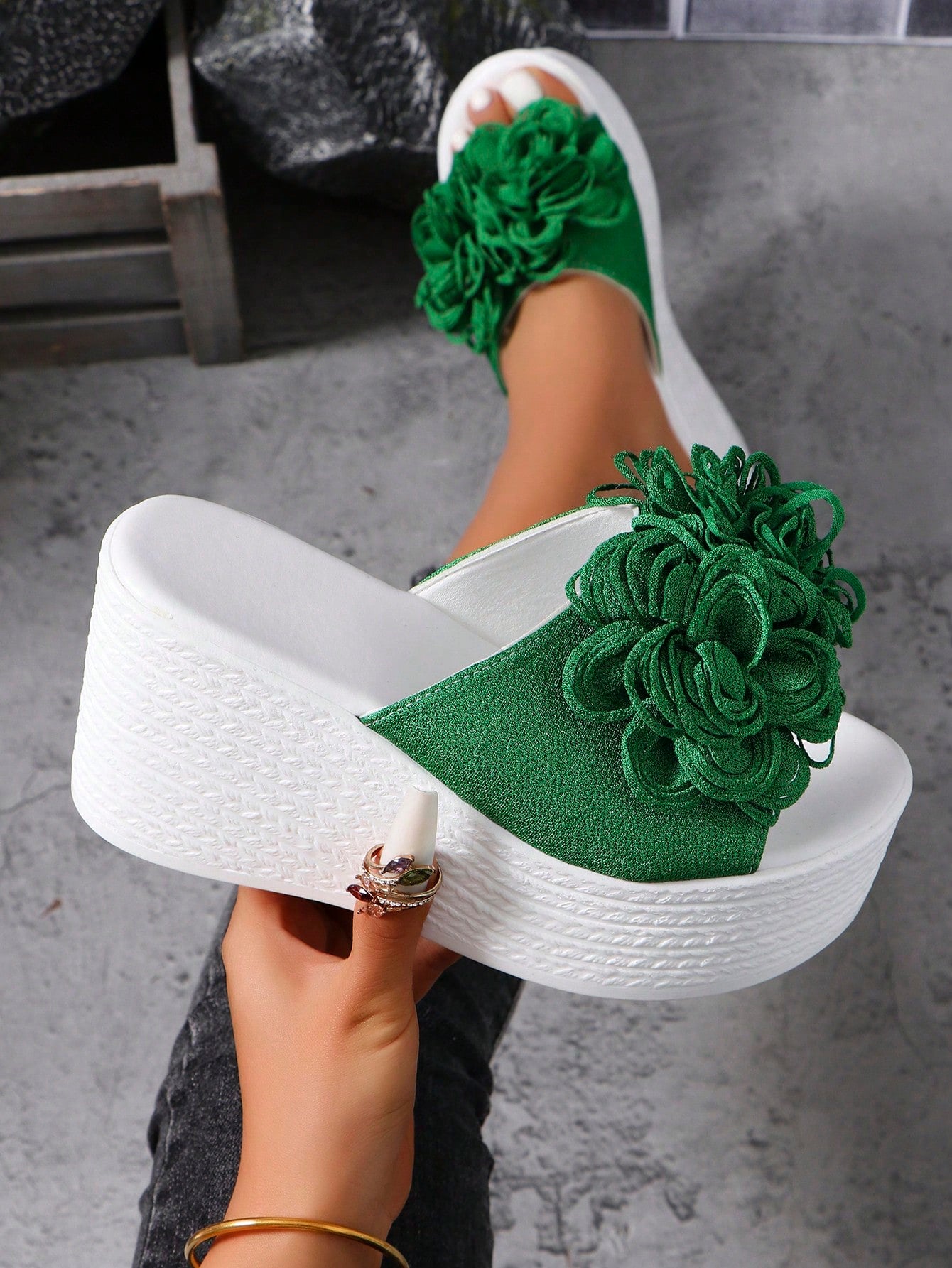 Women's Fashion Sunflower Ornament Open Toe Platform Thick Sole Sandals