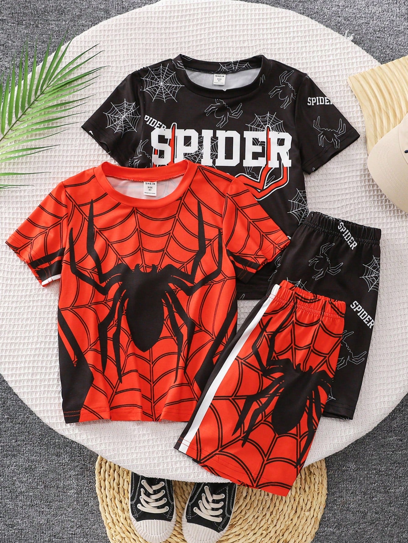 4点セット 若い男の子用スパイダープリントTシャツとショーツ、快適なカジュアルストリートスポーツウェア、春/夏