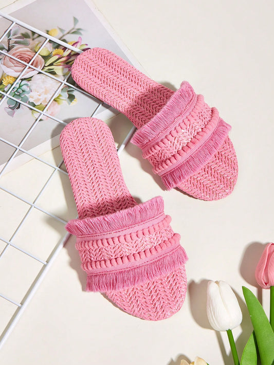 Pink Straw Woven Flat Sandals With Pom Pom Tassel Decoration, Suitable For Bohemian,  And Vacation Styles, Random Quantity And Length Of Pom Pom Tassels, Random Weave Patterns Of Straw Material For Women