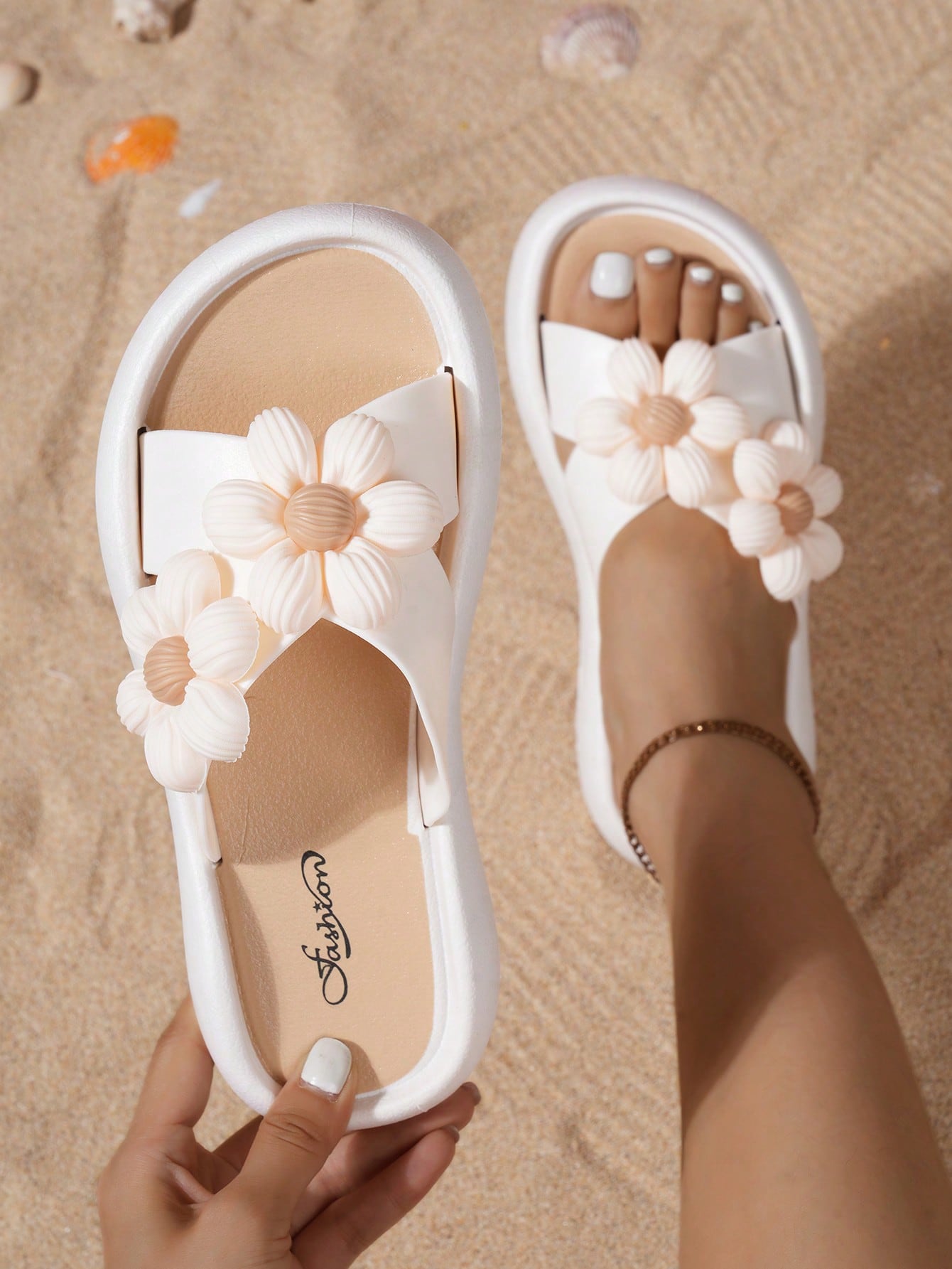 Ladies' Flower Crisscross Strap Dress Sandals, Summer Trendy Beach Party Holiday Flat Slide Slippers That Are Versatile And Non-Slip