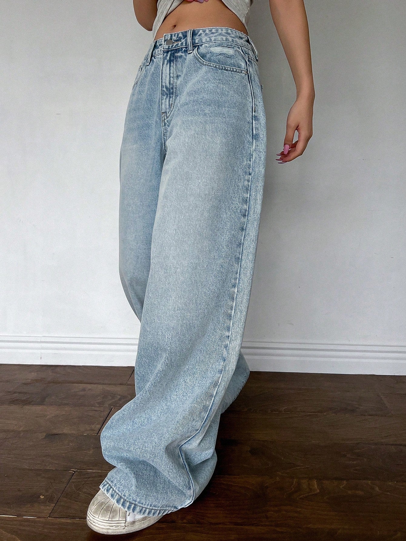 Women's Wide Leg Jeans With Pockets