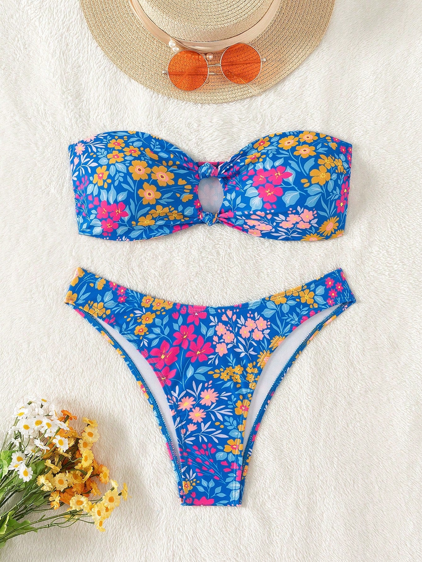 Swim Vcay Women Summer Beach Random Flower Print Hollow Out Bandeau Bikini Set