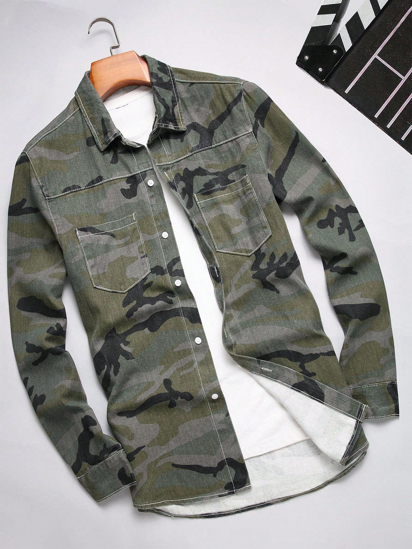 Men's Camouflage Printed Flap Pocket Denim Shirt