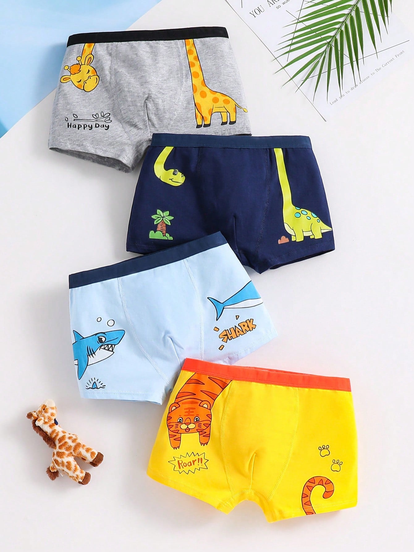 Young Boy 4pcs/Set Funny Underwear With Tiger, Giraffe, Shark Print