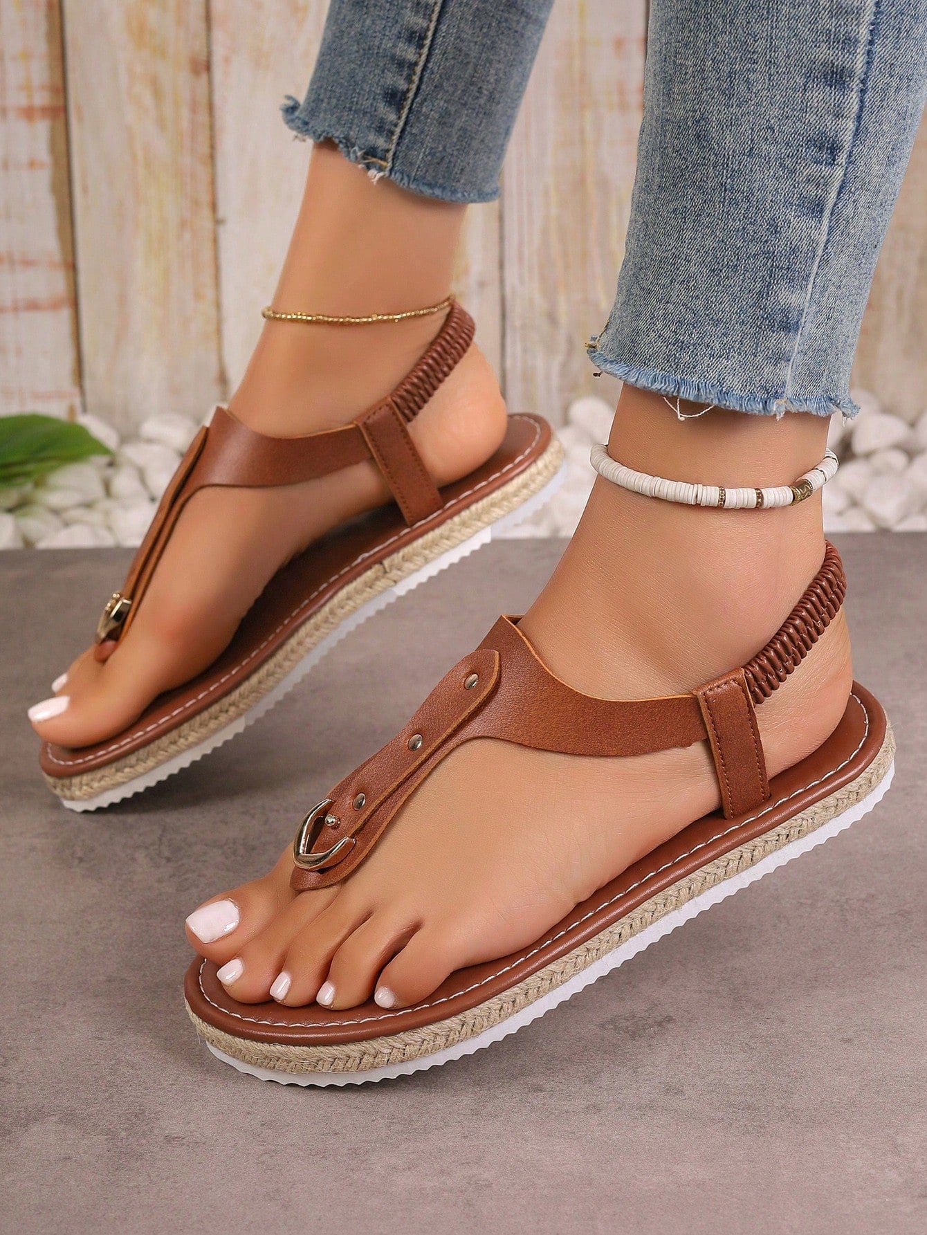 Women Flat Bottom  Rope Slip-On Sandals With Rivet Decoration, Closed-Toe Cutout Anti-Slip Breathable Slipper For Outdoor