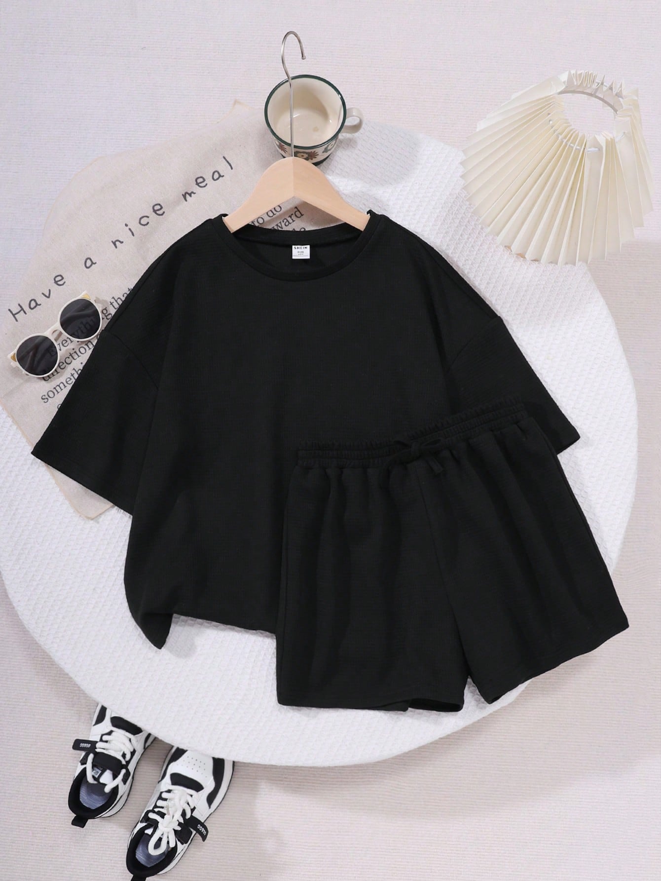 Tween Girl Solid Color Knitted Short Sleeve Round Neck Top And Loose Shorts Casual Two-Piece Outfit