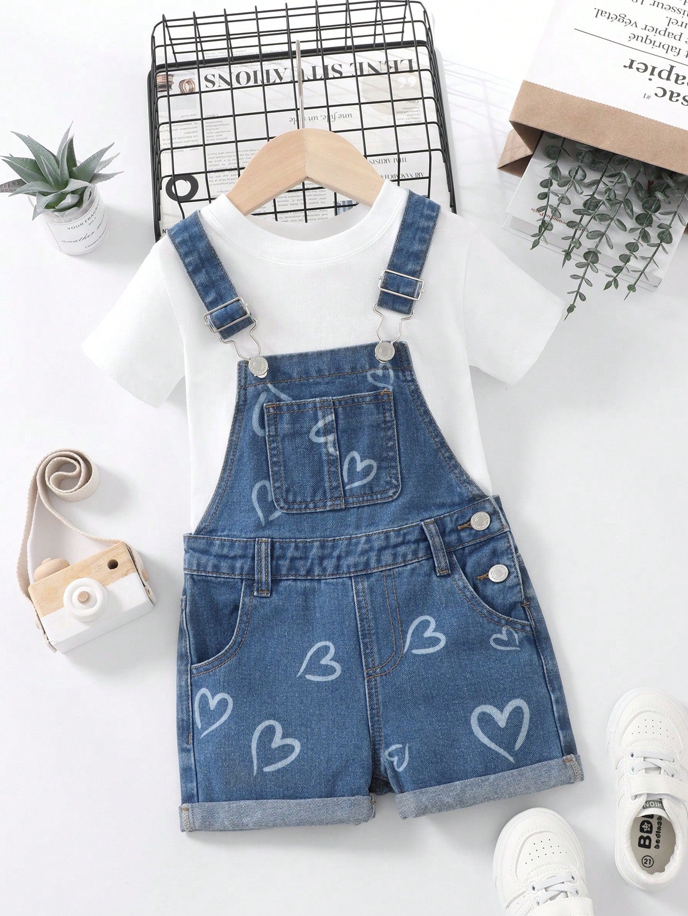 Young Girl Heart Print Rolled-Up Overalls Jeans