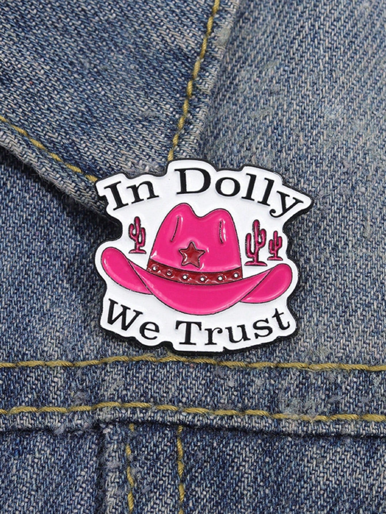 In Dolly We Trust English Letter Badge Cartoon Cowboy Hat Cool Music Brooch - Perfect Gift For Kids