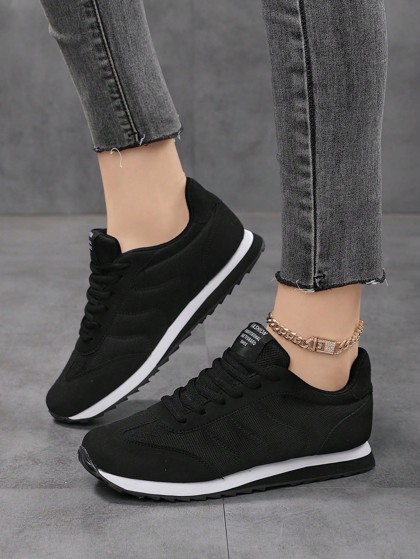 Women Vintage Round-Toe Lace-Up Soft-Sole Comfortable  Shoes, Casual, Versatile, Breathable Summer Daily Running Solid Color Sneakers