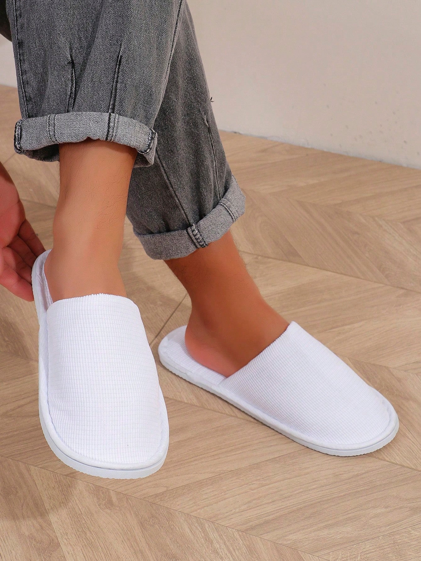 Home Warm Slippers, Casual Disposable Thickened Home Guest House Spa Slippers, Backless Plush Comfort Indoor Footwear