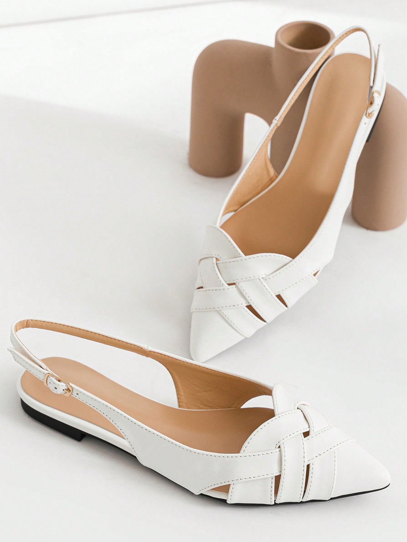 White Flat Banquet Shoes (Random Surface Pattern)