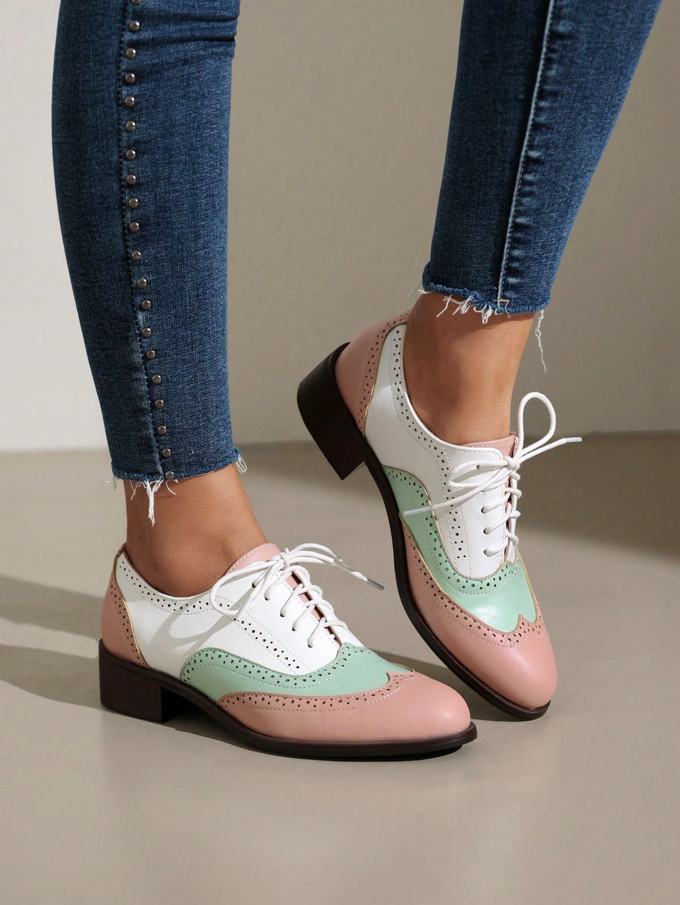 Women's Flat Oxfords, Vintage Style Leather Shoes With Lace-Up, Color Block Brogue Shoes