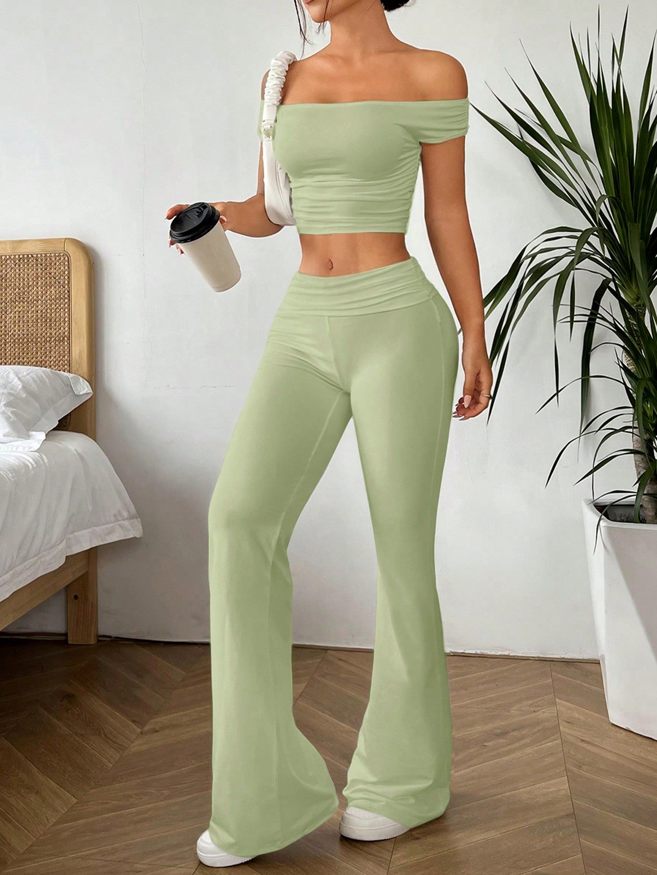 Women's Simple Crop Top And Slim Flared Pants Two-Piece Set With Solid Color Off Shoulder Design