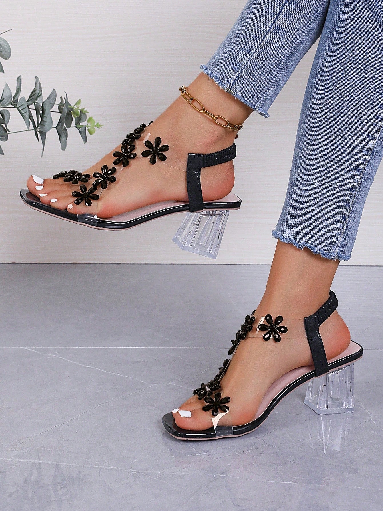 Summer New Fashion Women Shoes Transparent High Heel Sandals For Teenagers With Middle Heels And Stylish One-Word Band