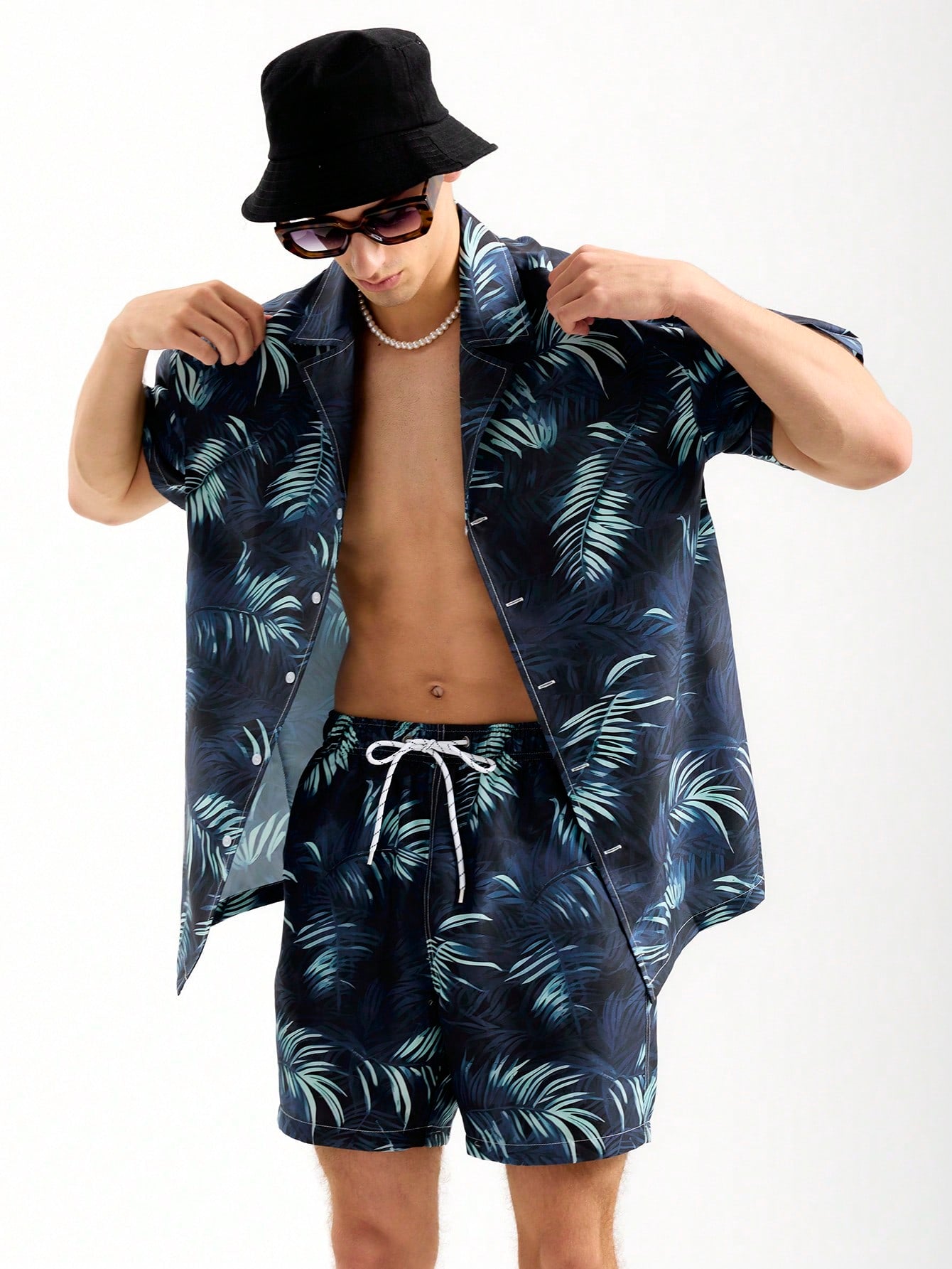 VDAYZ Men Tropical Print Drop Shoulder Kimono & Drawstring Waist Shorts Beach Sets