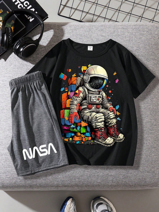 Tween Boy Casual Simple Cartoon Astronaut Pattern Short Sleeve T-Shirt And Shorts Set, Suitable For Summer