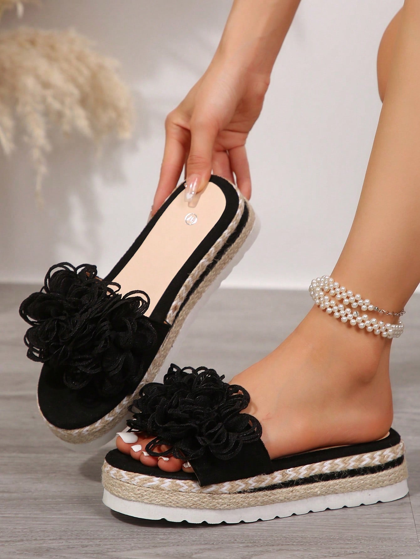 New Arrival Women's Fashionable Wedge Heel Thick Sole Comfortable Slippers, Black