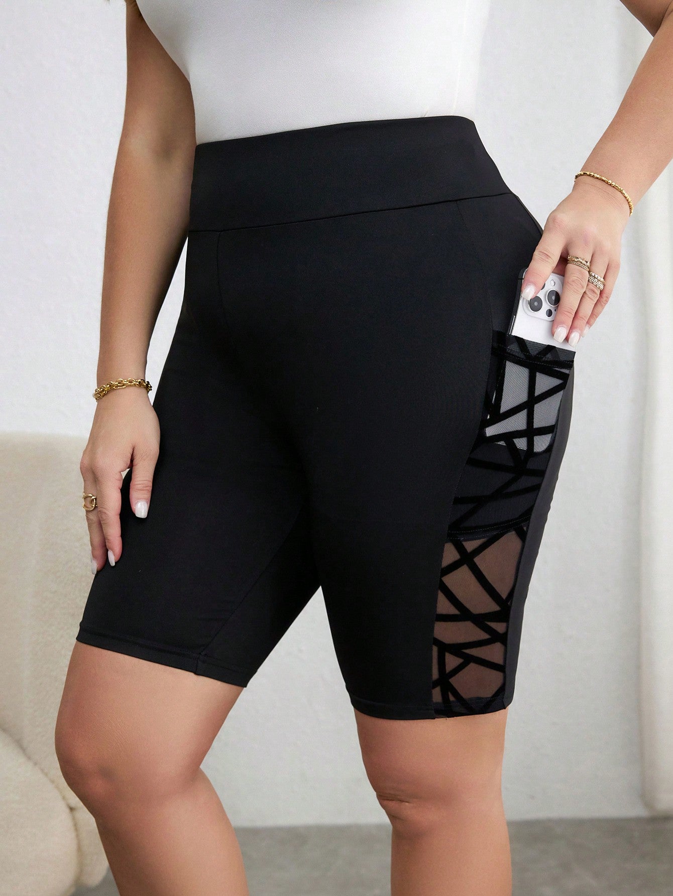 Plus Size Women's Geometric Splicing Flocked Slim Fit Shorts With Pockets, Leggings