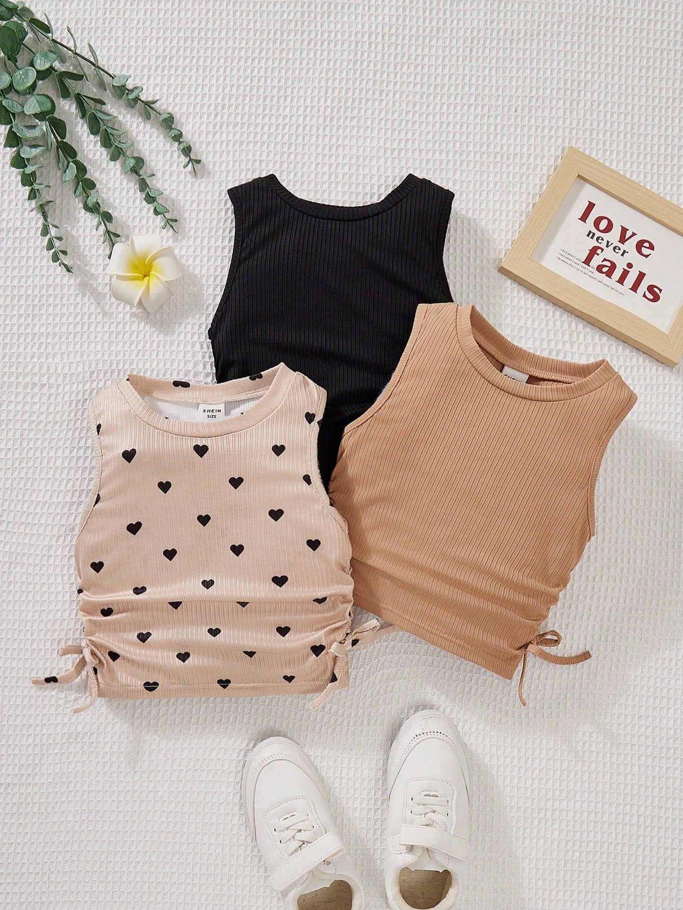 Young Girl Knitted Solid Color Heart Pattern Pleated Round Neck Short Casual Tank Top Three-Piece Set