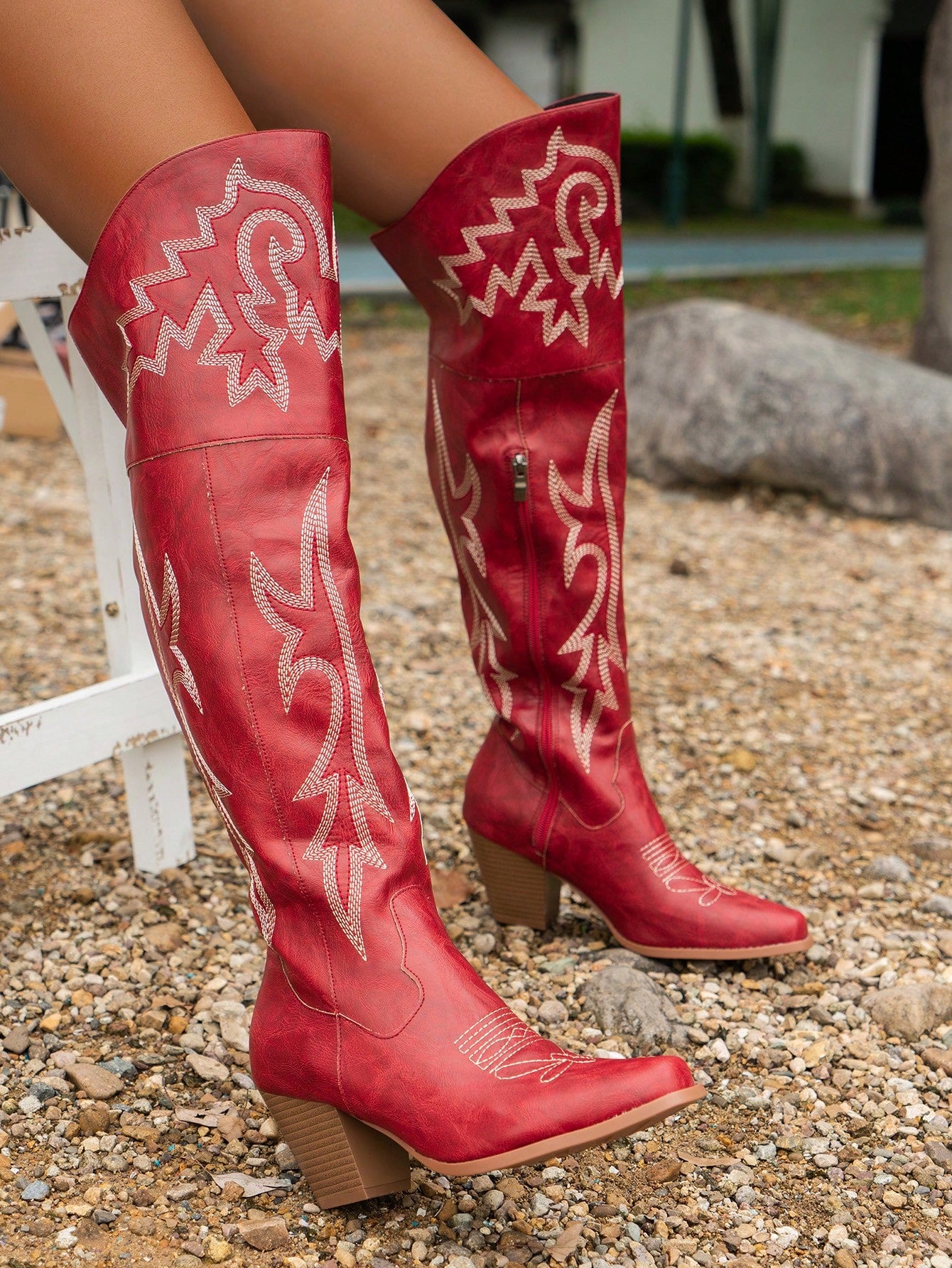 Fashionable Square Toe Chunky Heel Cowboy Western Embroidered Boots