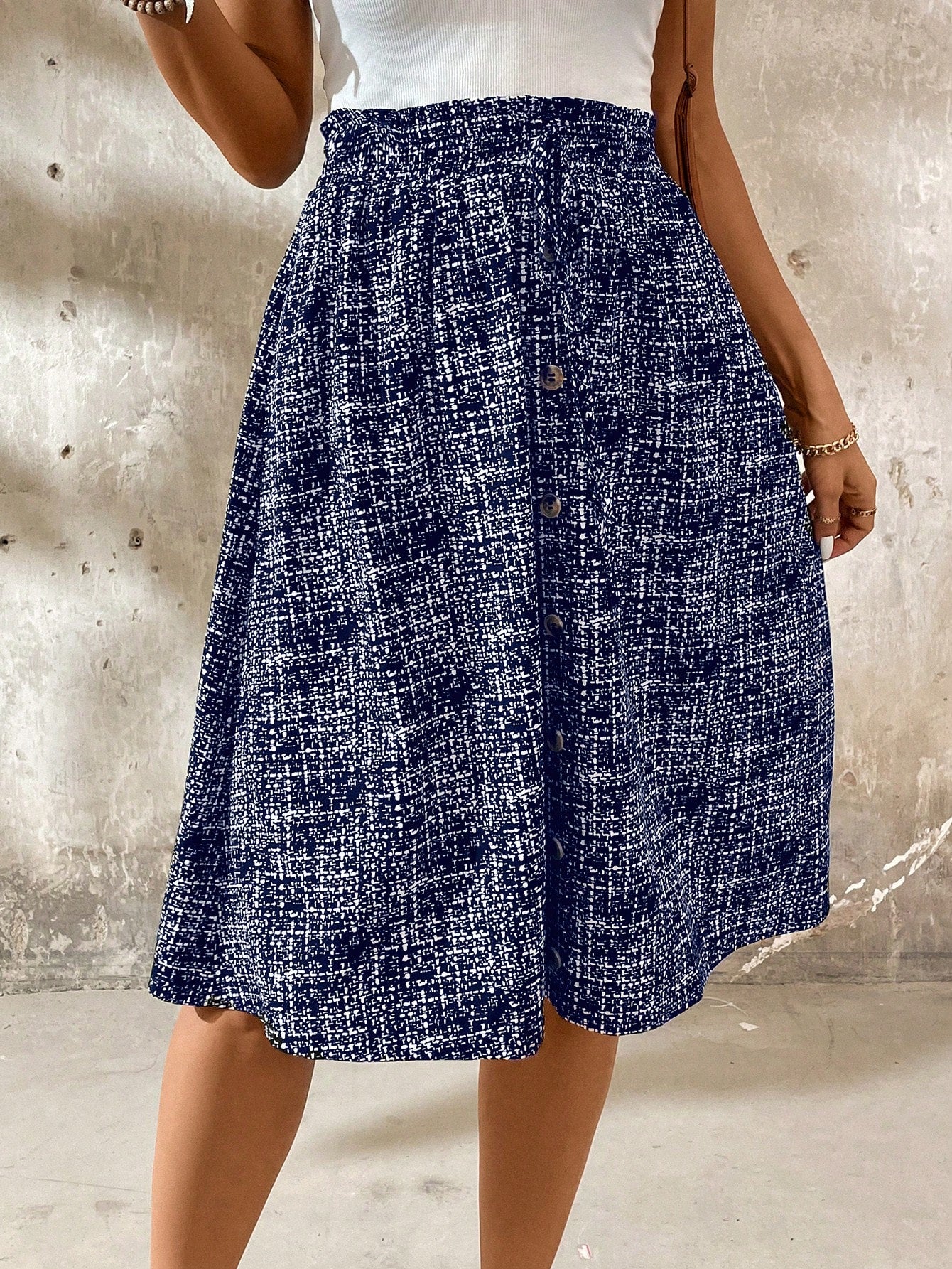 Women's Elastic Waist Knee Length Skirt