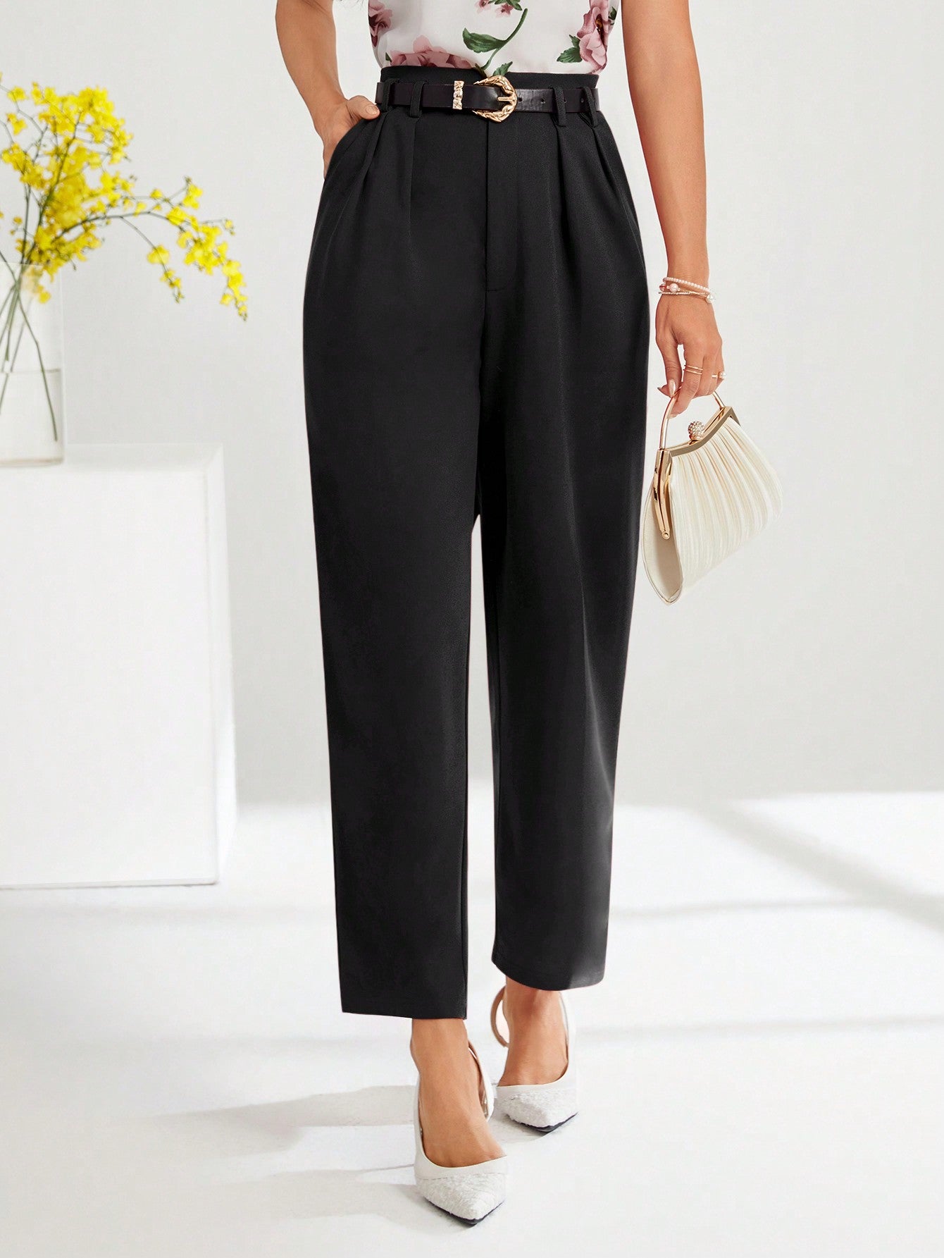 Women's Casual Solid Color Pleated Tapered Suit Pants