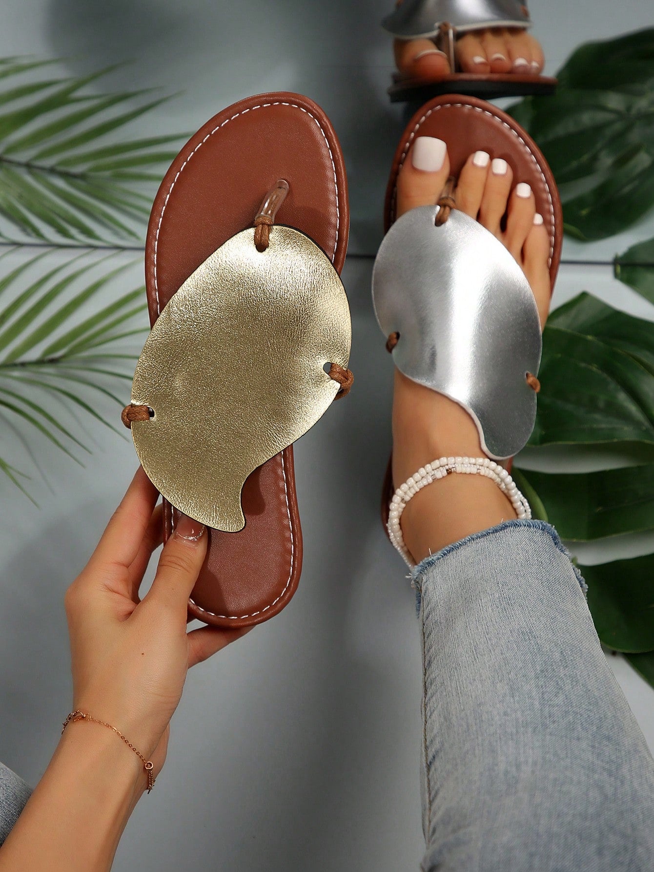 2024 Summer New Arrival Two Tone Mango Fruit Shaped Women's Outdoor Slip-On Flat Sandals