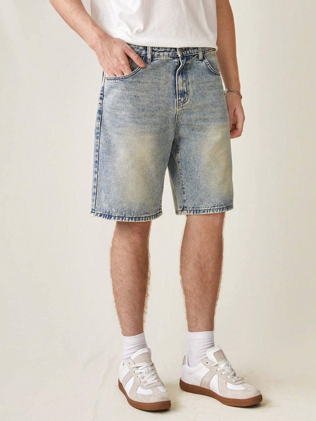 Men's Solid Color Minimalist Low Rise Zipper Fly Denim Shorts For Daily Wear Baggy Jorts Plain Light Blue Work Basic